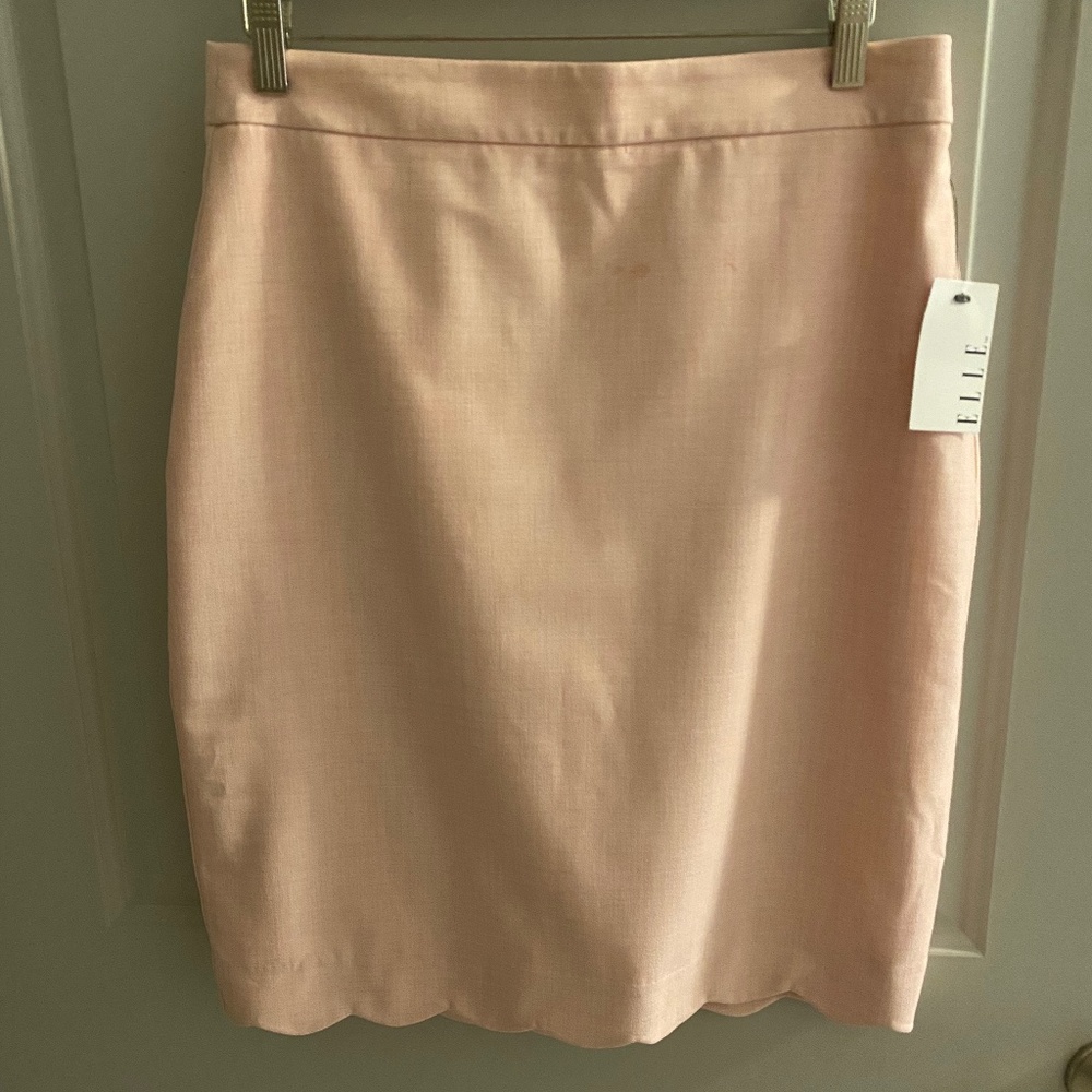 Lined,  pink scallop skirt